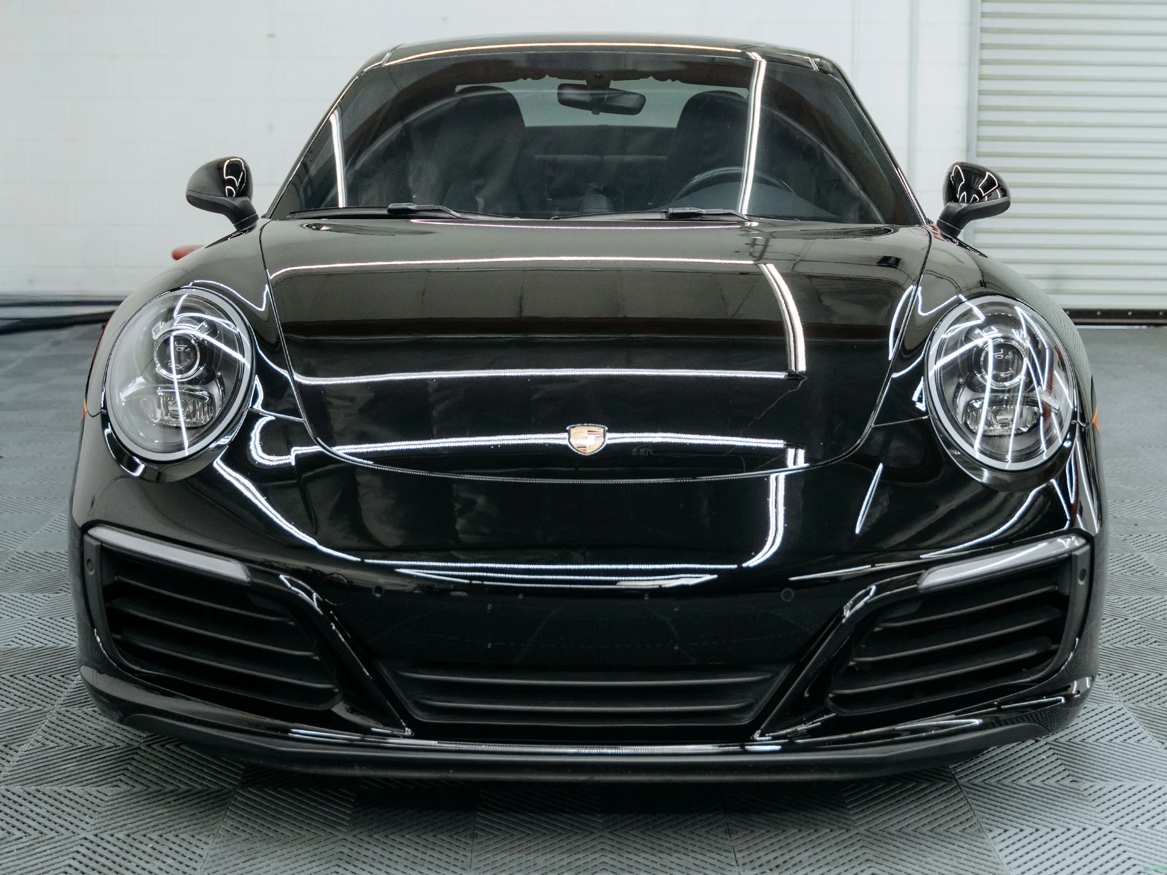 Porsche 911 — hood panel, gloss PPF finish