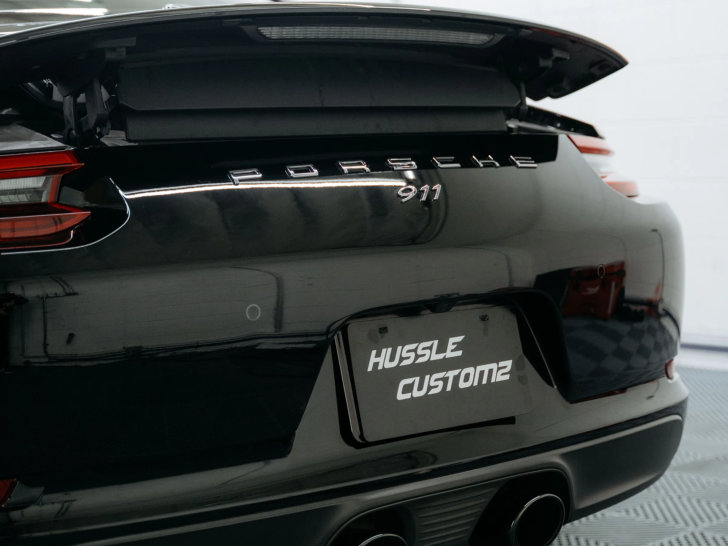 Porsche 911 — front bumper corner coverage